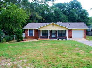 106 Valley Dr, Daleville, AL 36322