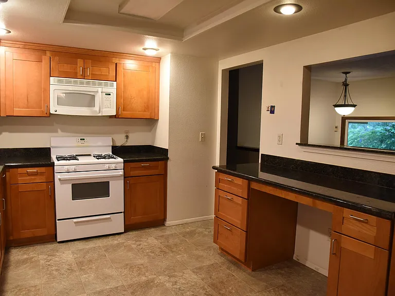 9320 NE 135th Ln — Photo 6