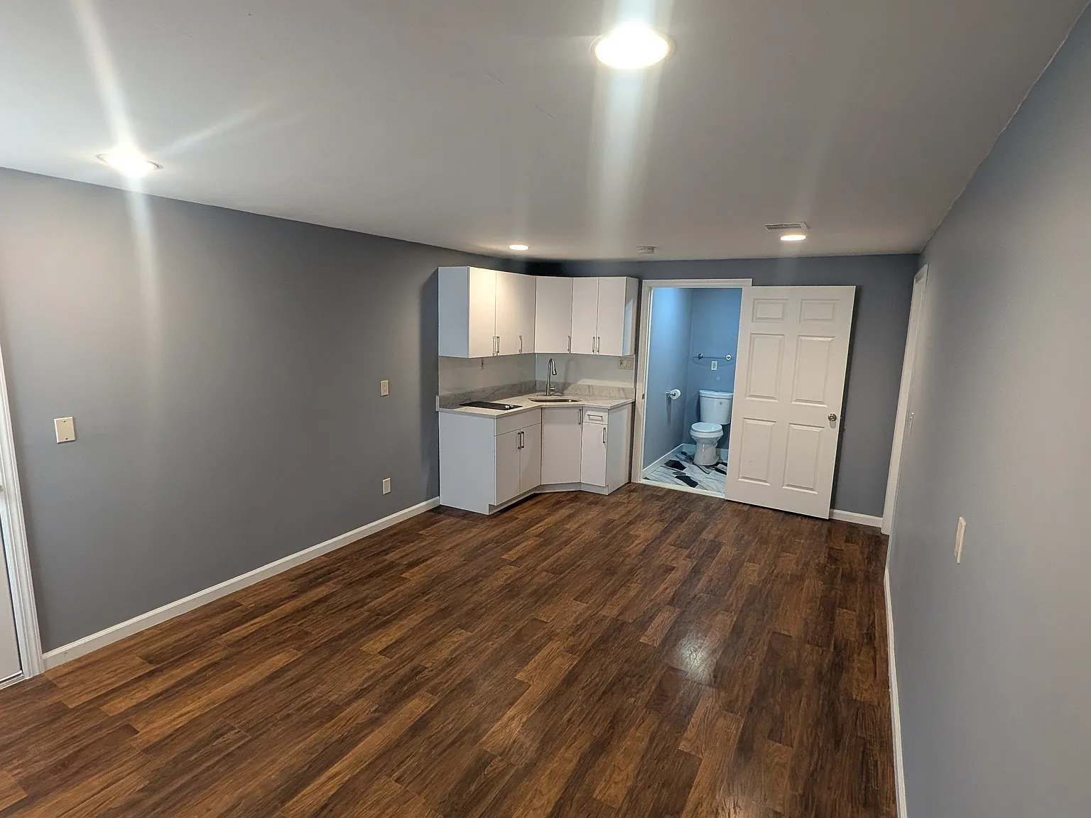 Studio, 448 sqft, $1,300 — Photo 2