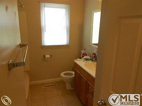 Bathroom.JPG