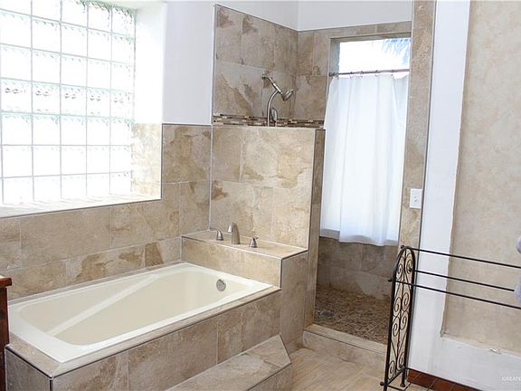5th image of 1803 River Bend Dr