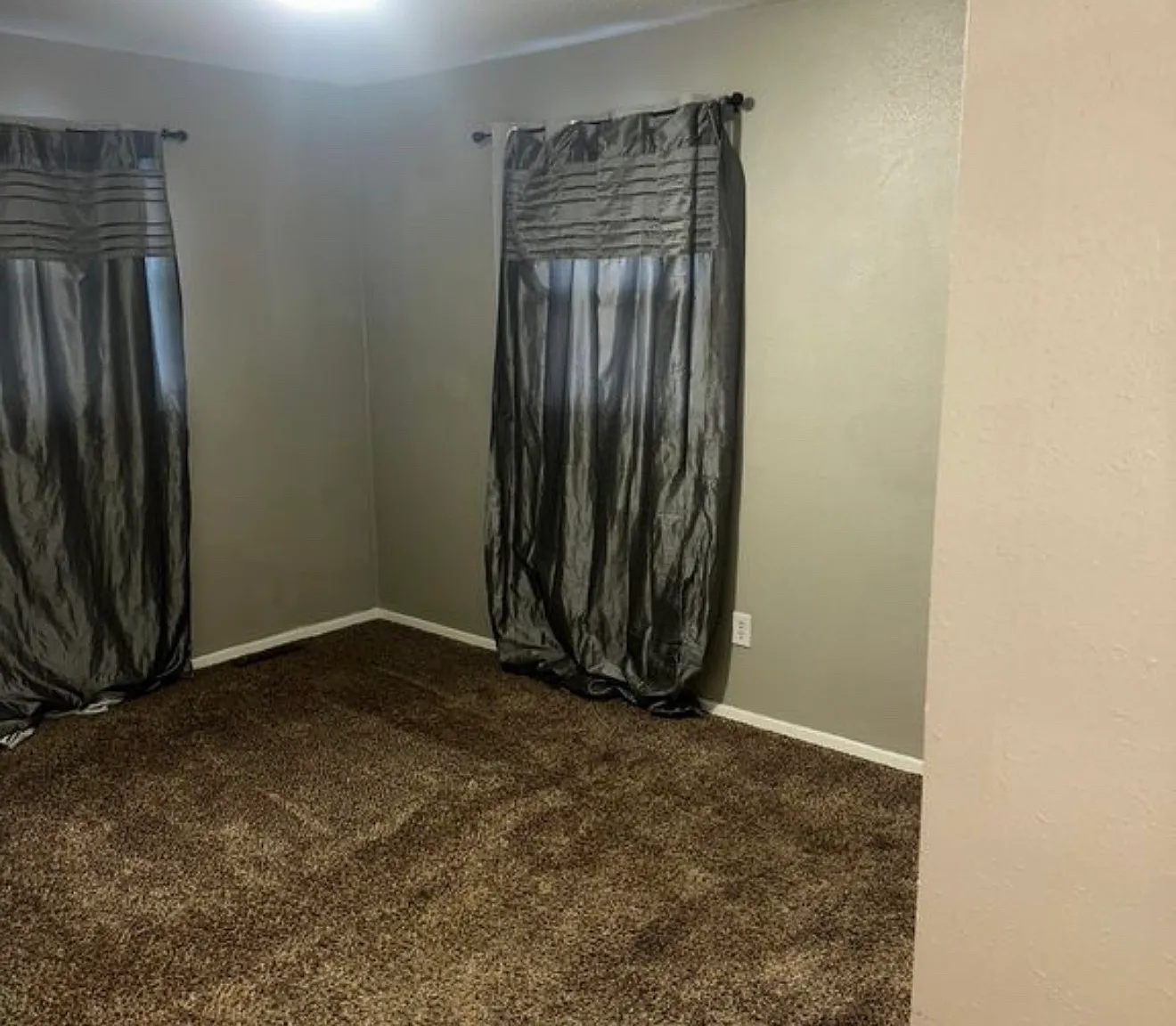 5 bed, 2392 sqft, $1,800 — Photo 4