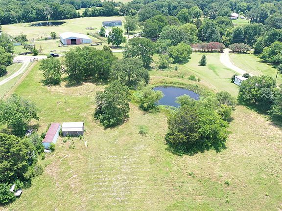 2nd image of 381 Paddock Dr #B