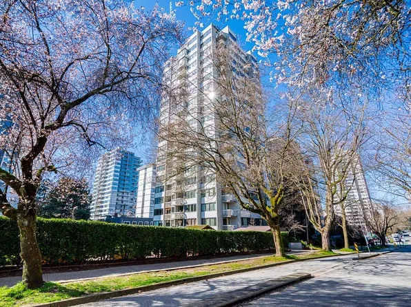 1740 Comox St #204, Vancouver, BC V6G 2Z1