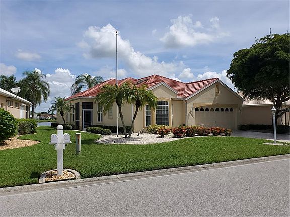 3rd image of 26231 Stillwater Cir