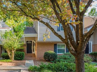 23 Dunwoody Springs Dr, Sandy Springs, GA 30328