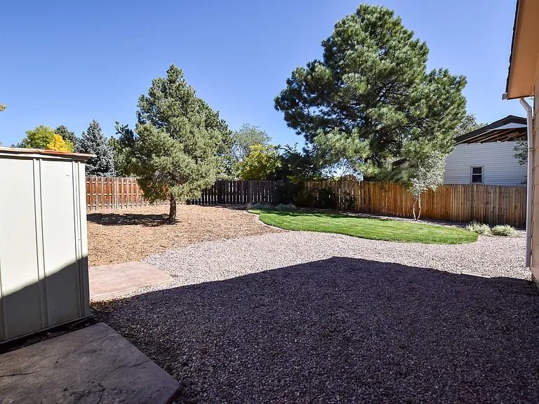 4925 Hackamore Dr N — Photo 27