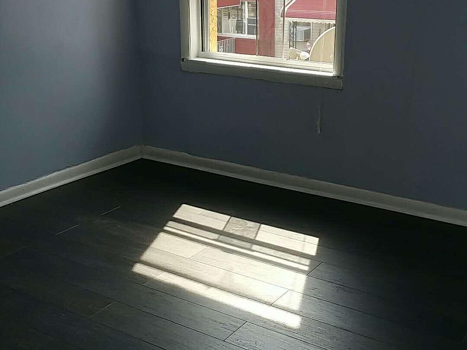 2nd image of 2705 S Marshall St