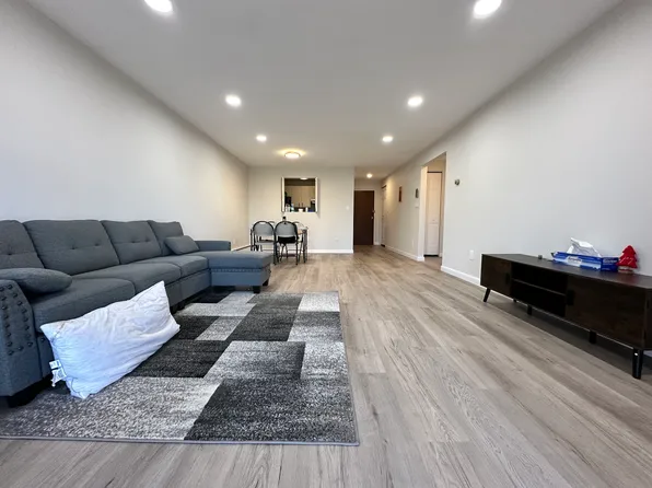 73 Charlesbank Rd APT 306, Newton, MA 02458