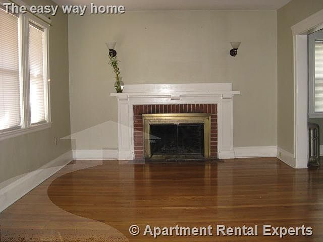 1st image of 23 Quincy St #1