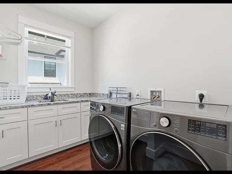 401 N Edgewood St — Photo 5