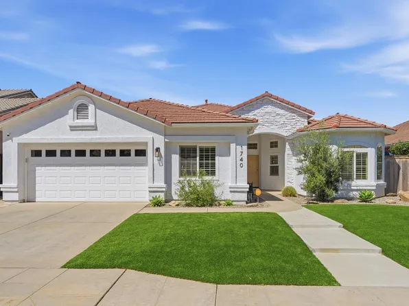 1740 N McKelvy Ave, Clovis, CA 93619