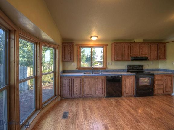 4th image of 58 Dee Ct