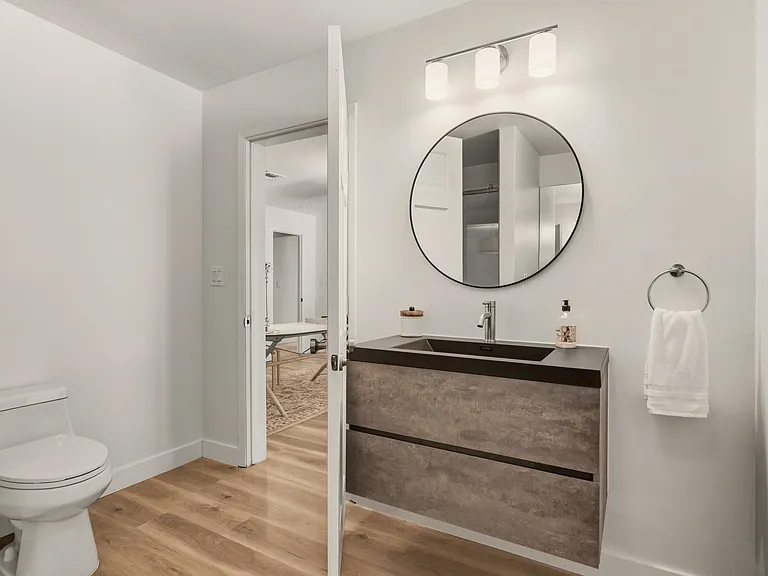 #GuardianRealty 3007 La Mesa Dr 1 story mid-centry modern henderson rental home luxury primary bathroom_07102026