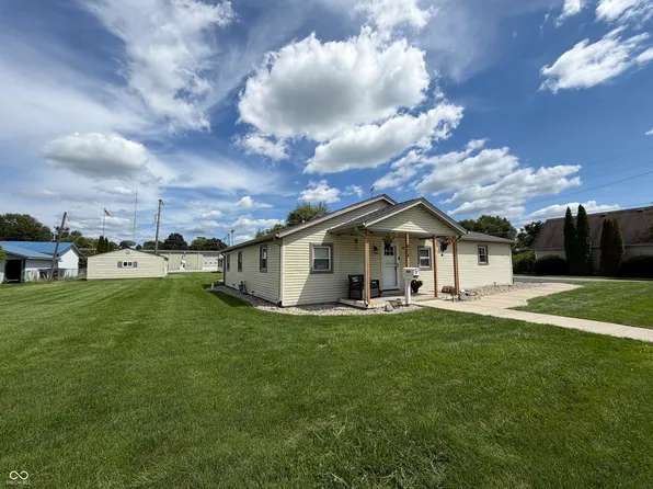 824 N George St, Rushville, IN 46173