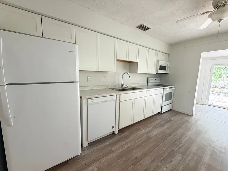 6901 Brentford Rd — Photo 8