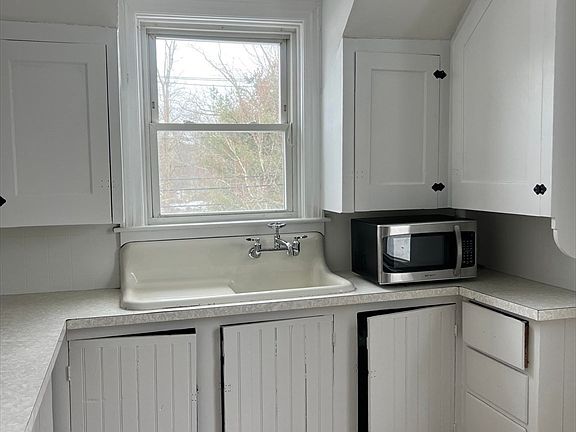 3rd image of 134 Bay State Rd #2