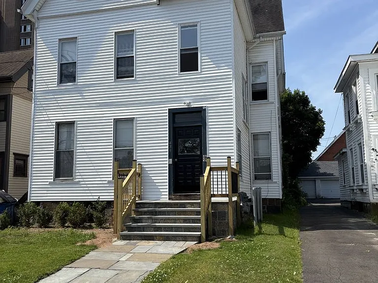 434 George St — Photo 11