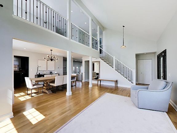 3rd image of 316 Wildberry Ln