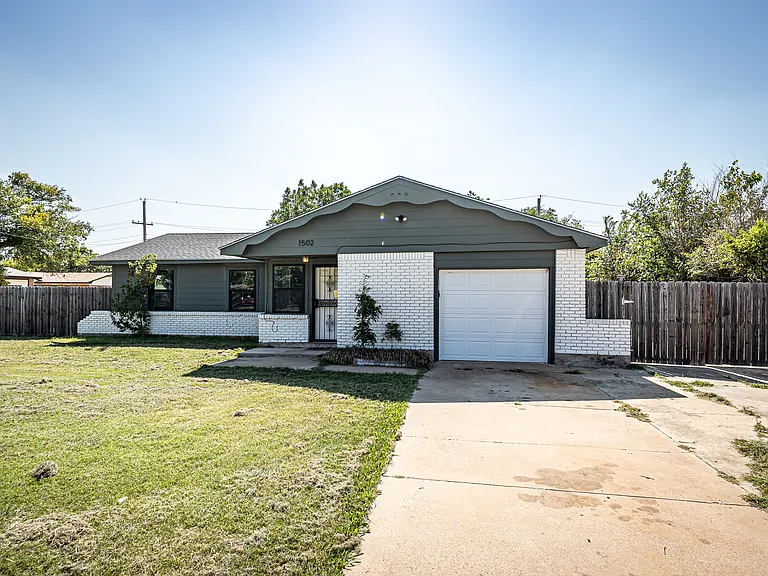 1502 NW 48th St — Photo 1
