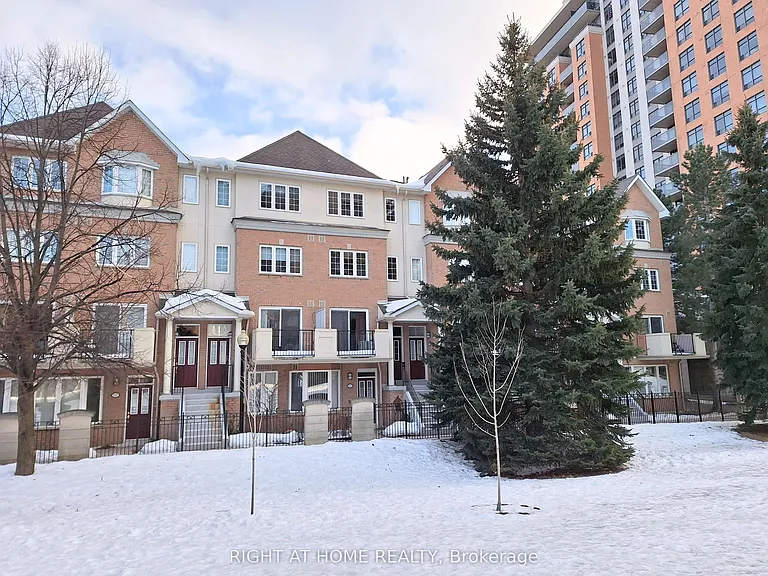 821 Grandview Way — Photo 1