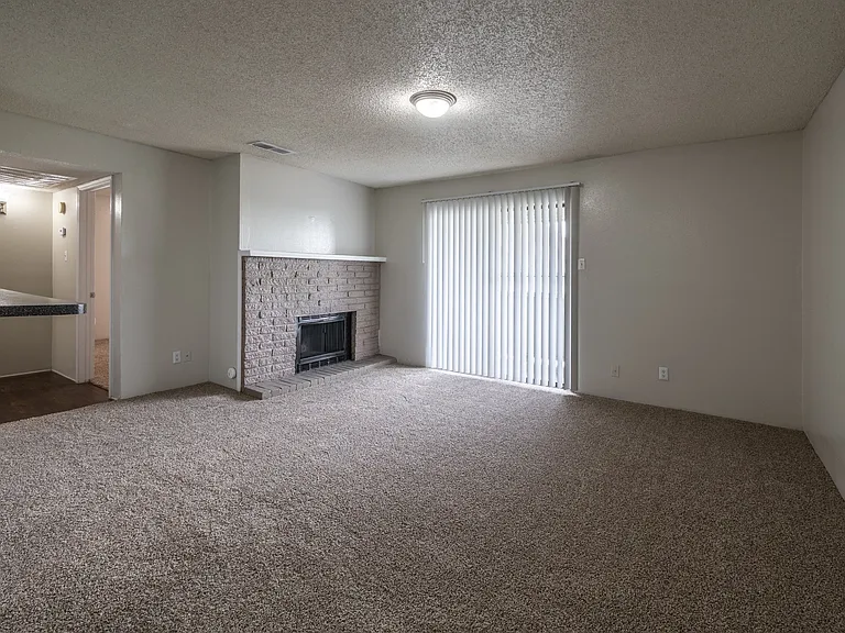 Palisades Park Apartments — Photo 35