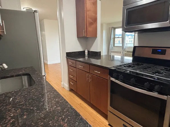 12399 Flatlands Avenue image 4 of 11