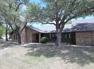 2106 S Colorado St, Lockhart, TX 78644