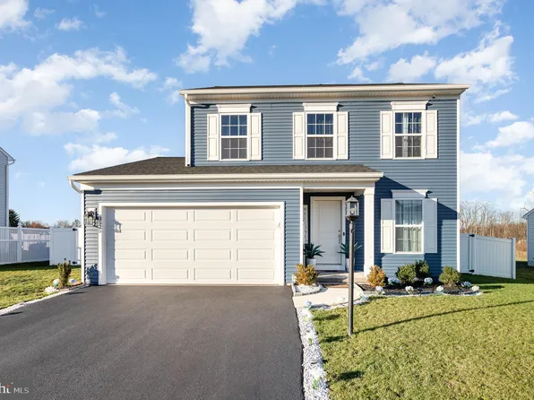 3525 Summer Dr, Dover, PA 17315