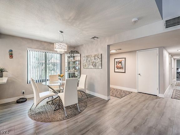 5th image of 2511 Palmera Dr