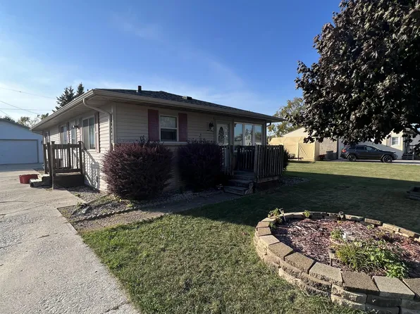 1510 S 38th St, Manitowoc, WI 54220