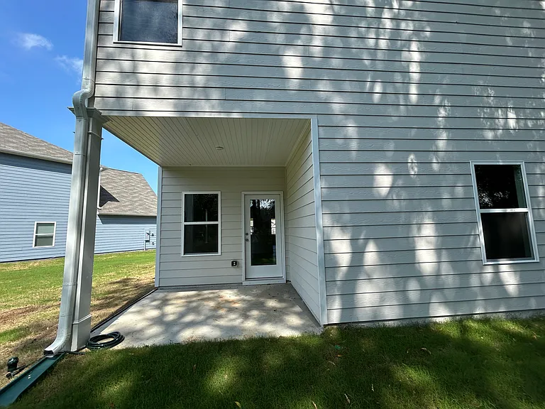152 Marion Dr — Photo 15