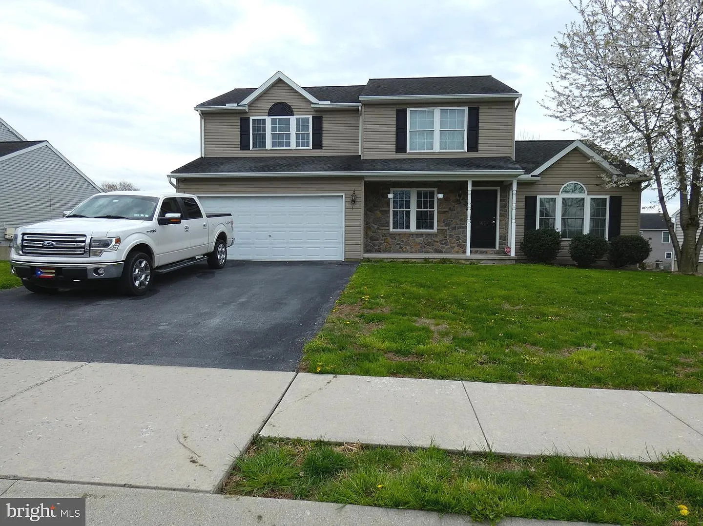 106 Gable Dr photo 1