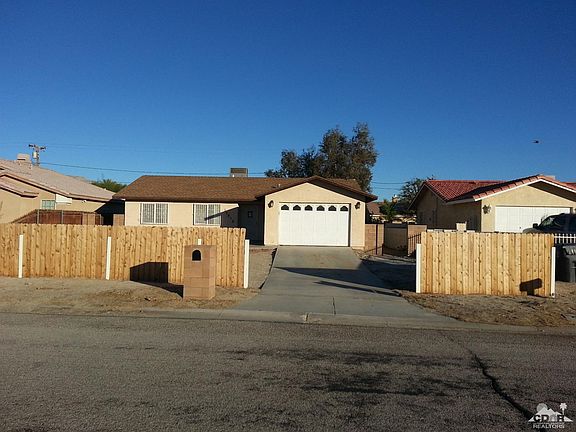 3rd image of 15810 Avenida Manzana