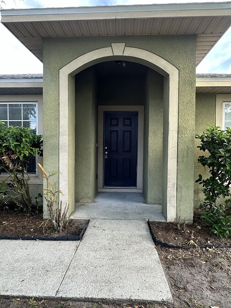 Building Photo - 11 Inconnu Dr