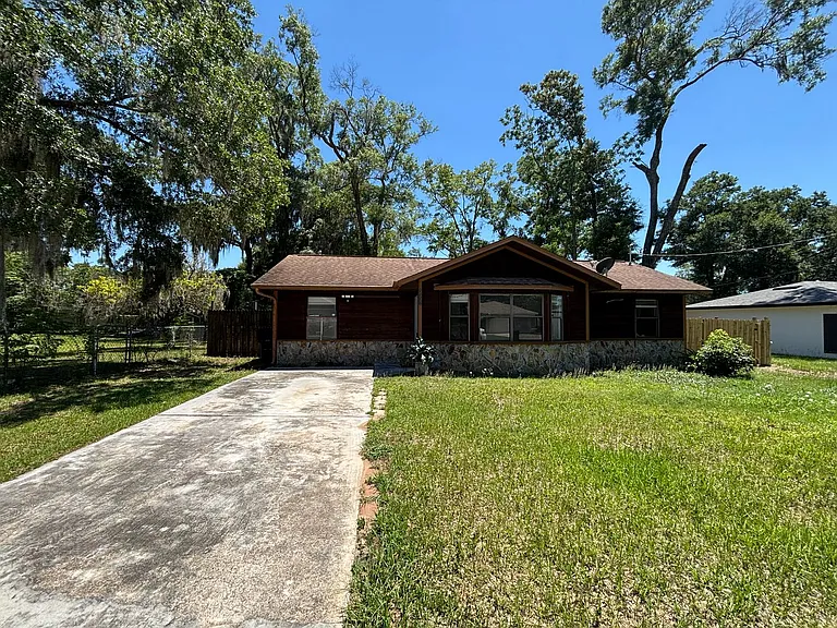 5532 NW 57th Pl — Photo 2