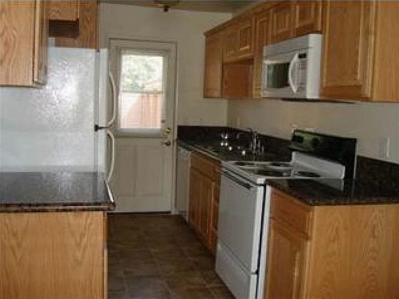 4th image of 528 Emerald Ave Unit 1