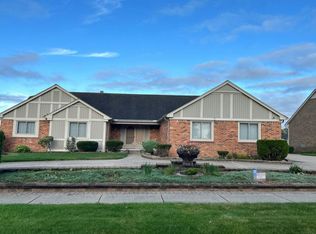 51173 Sandshores Dr, Shelby Township, MI 48316