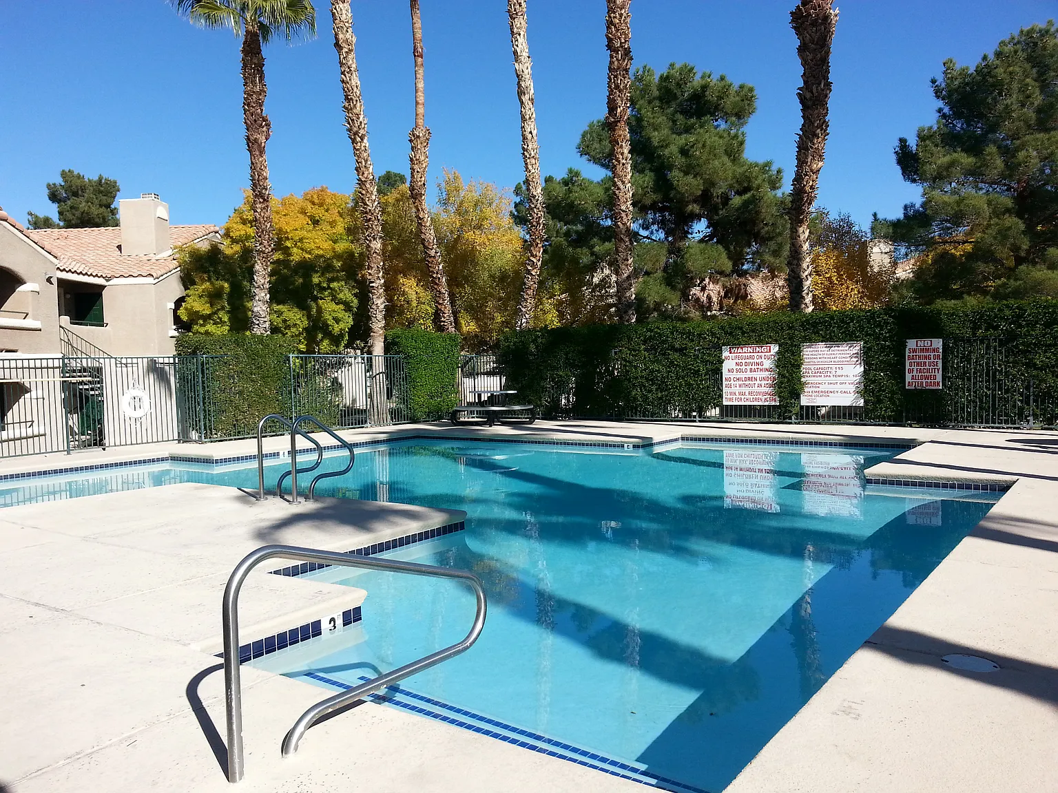 211 Mission Laguna Ln — Photo 3