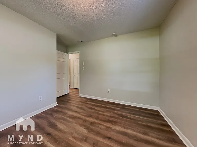 198 Harriet Ln — Photo 16