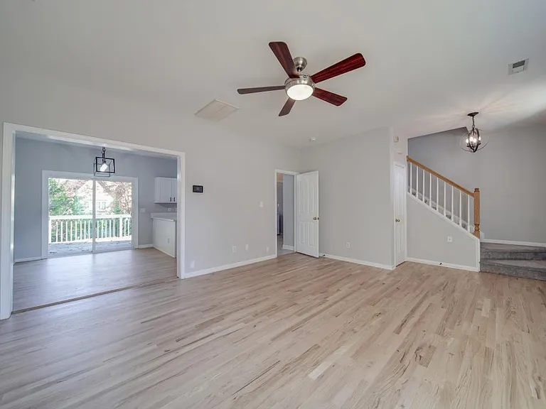 15005 Rothesay Dr — Photo 17