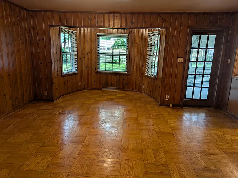 8242 Forest Ln — Photo 7