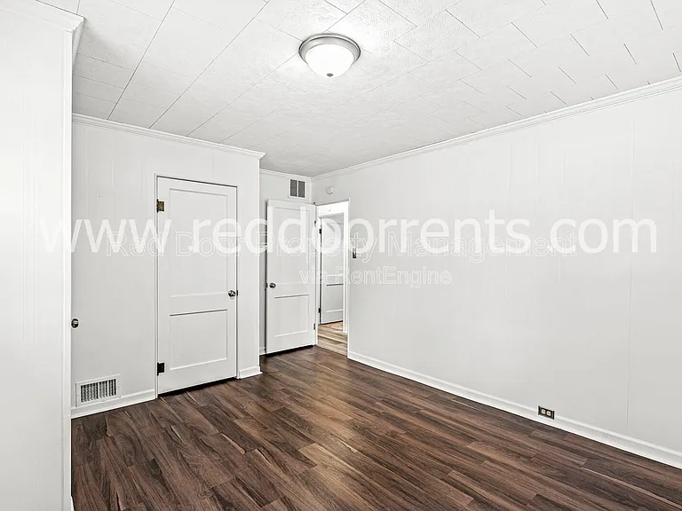 424 Main St — Photo 18