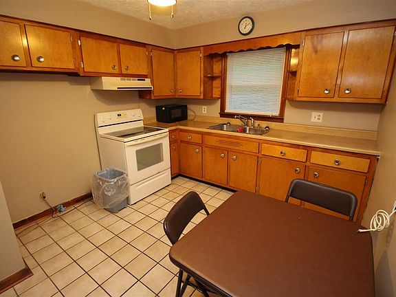 2nd image of 326 Kenwood Dr