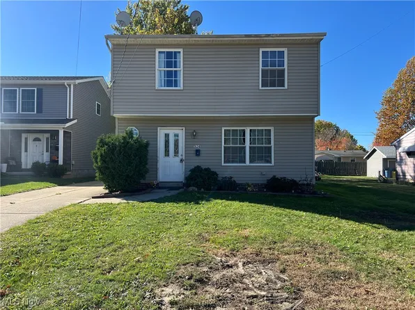 1834 Robindale St, Wickliffe, OH 44092