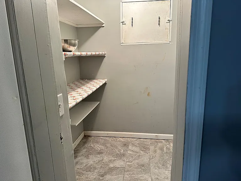 236 Logan Cir — Photo 6