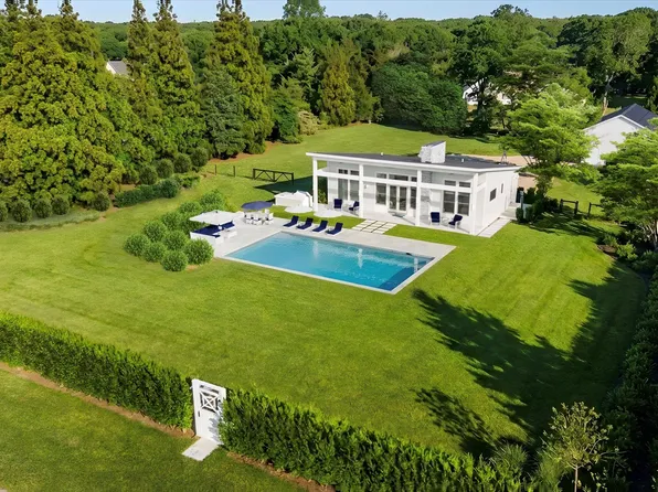 55 Peconic Ave, Shelter Island, NY 11964