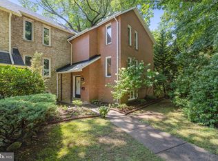 2028 Dundee Rd, Rockville, MD 20850