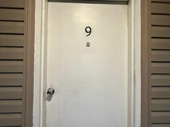 211 Elm St #9, Galena, MO 65656