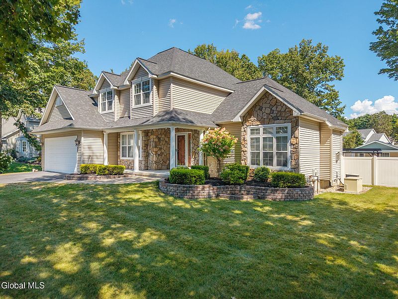 2nd image of 325 Jatski Drive